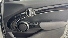 MINI Hatchback 1.5 Cooper Classic 5dr Petrol Hatchback